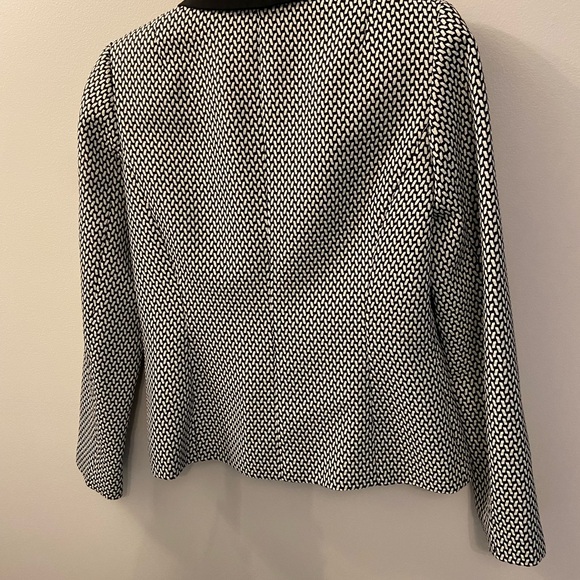 Blazer - Picture 3 of 4